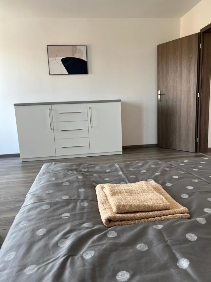 Apartmany Catalina Nesvady ภายนอก รูปภาพ