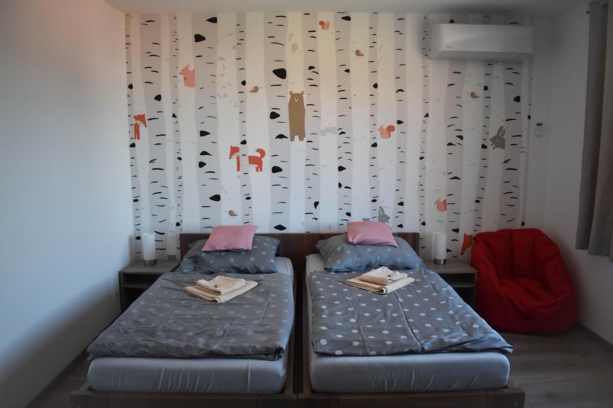 Apartmany Catalina Nesvady ภายนอก รูปภาพ