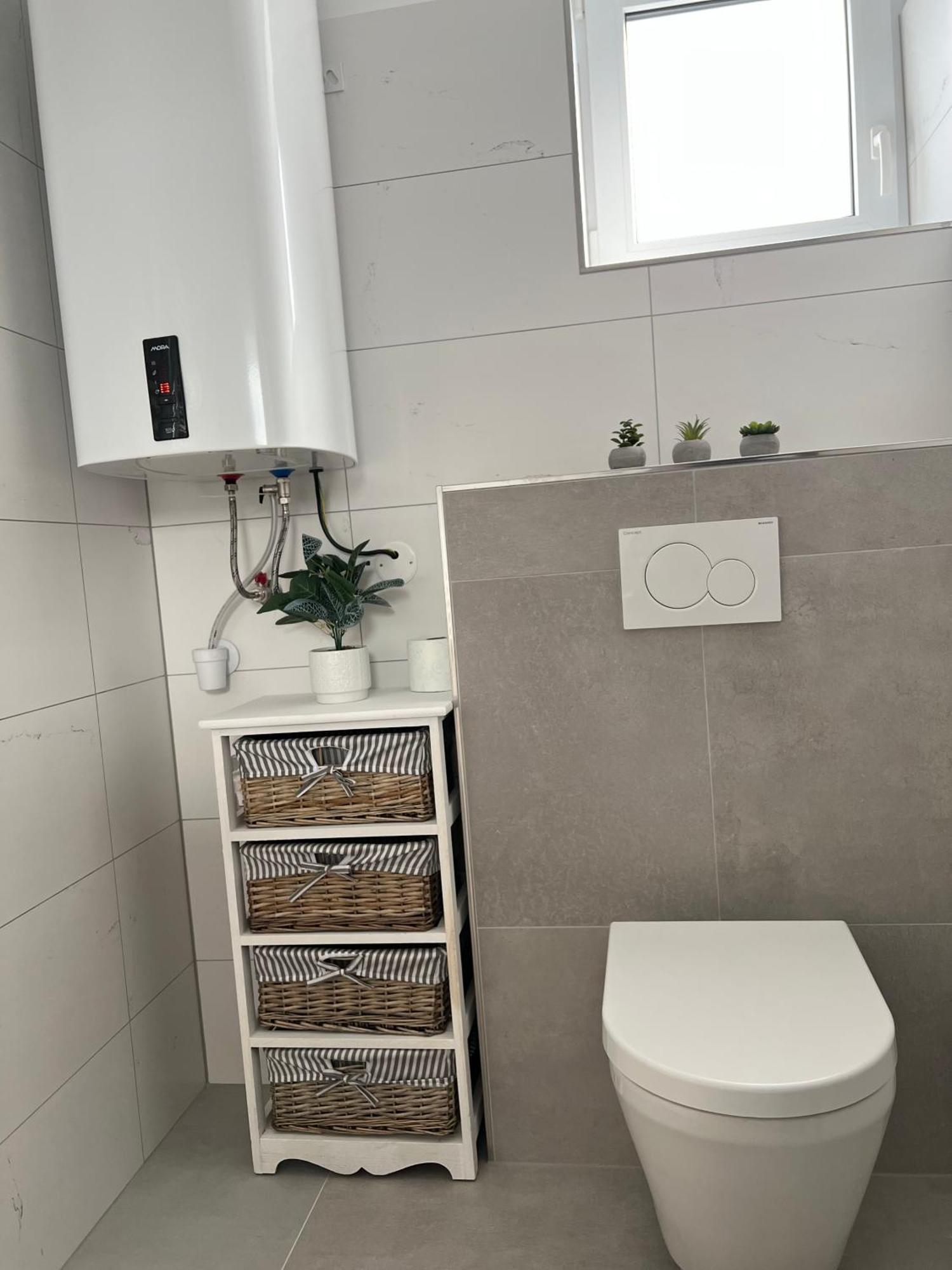 Apartmany Catalina Nesvady ภายนอก รูปภาพ