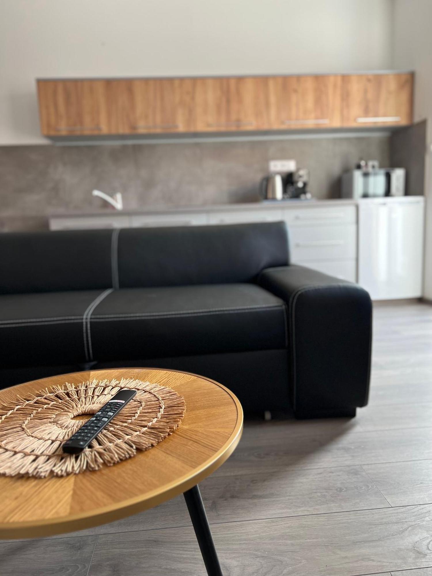 Apartmany Catalina Nesvady ภายนอก รูปภาพ