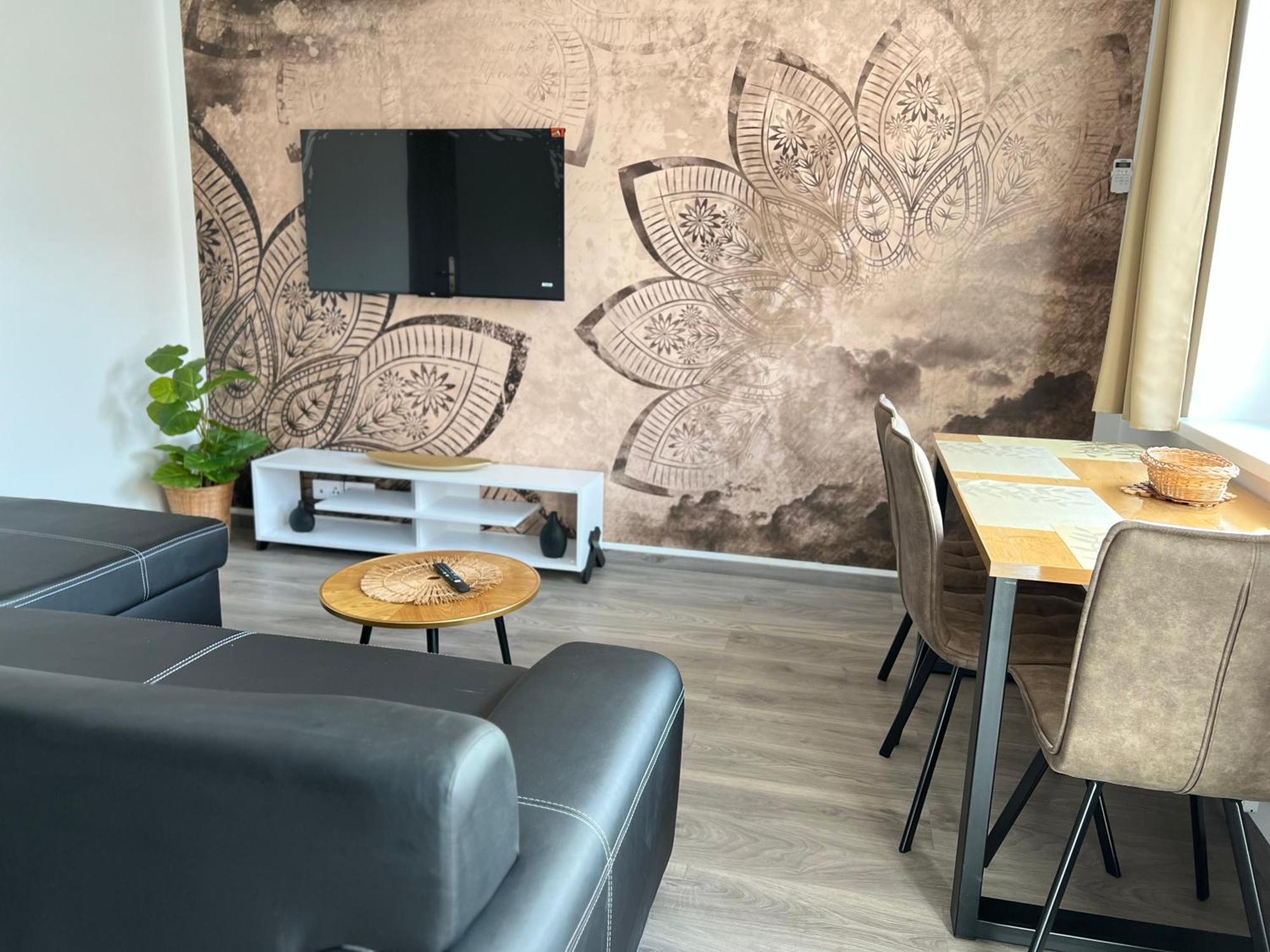 Apartmany Catalina Nesvady ภายนอก รูปภาพ