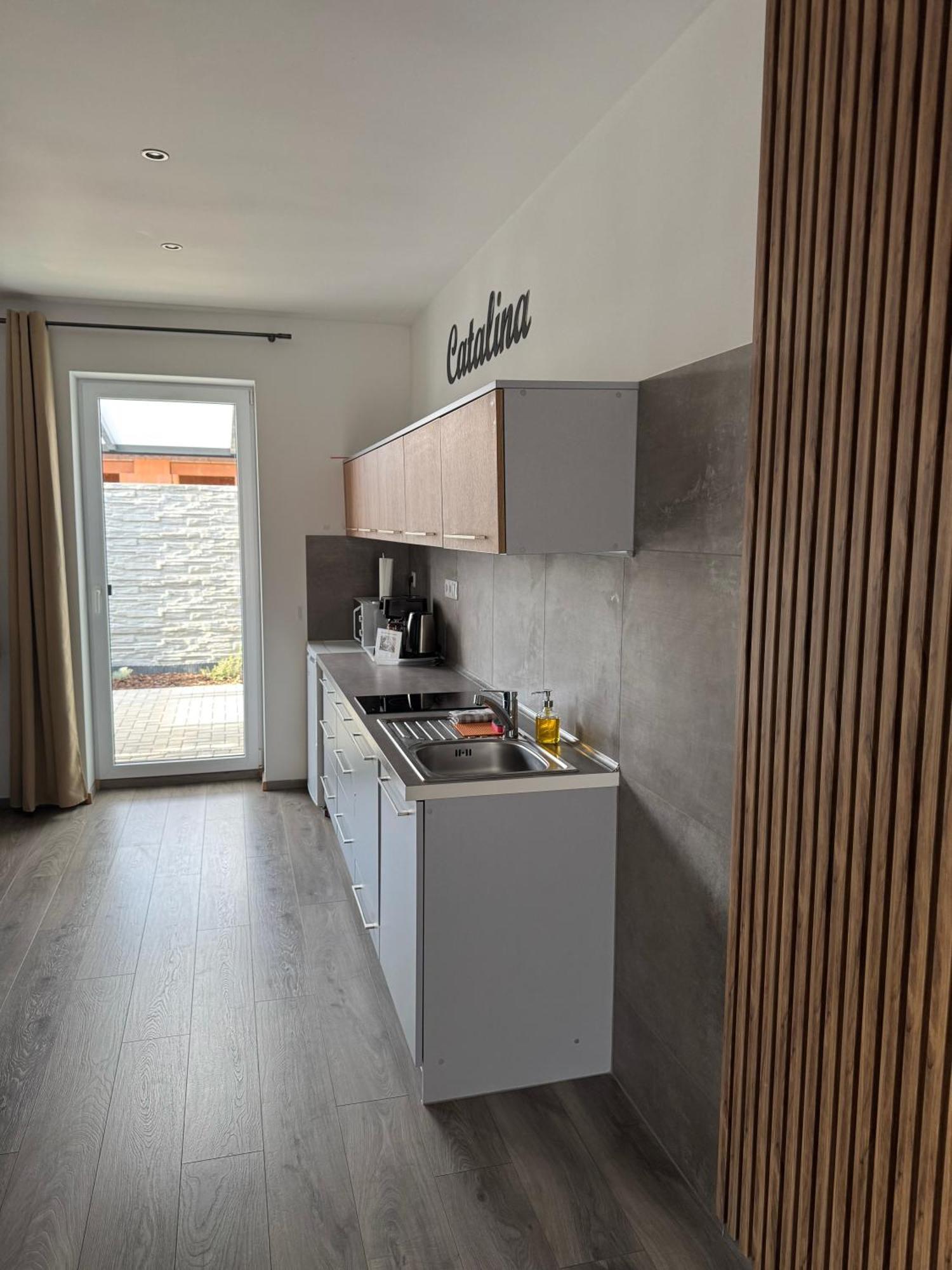Apartmany Catalina Nesvady ภายนอก รูปภาพ